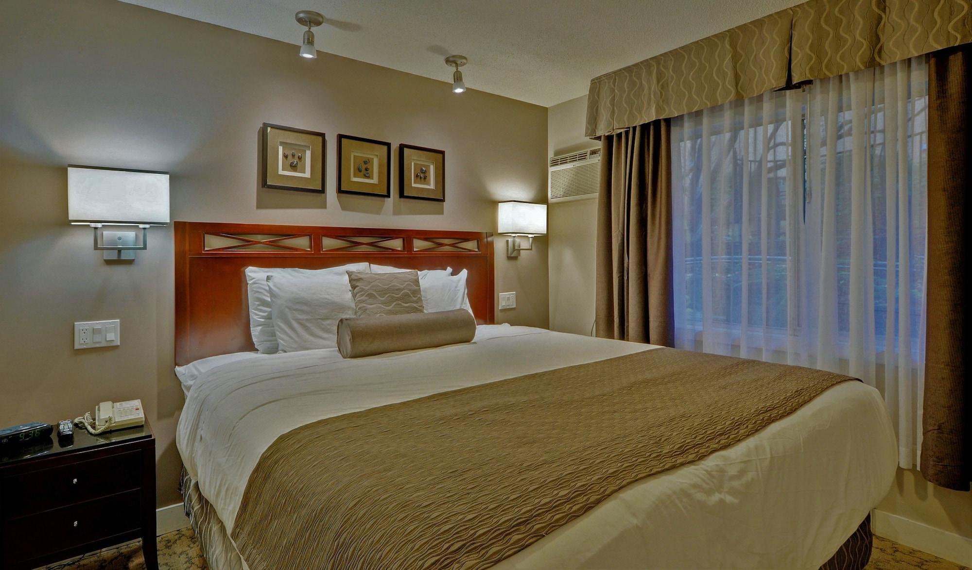 Helm's Inn Victoria Exteriör bild