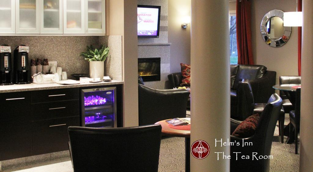 Helm's Inn Victoria Exteriör bild